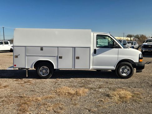 New 2025 Chevrolet Express 3500 w/ Power Convenience Package image 2