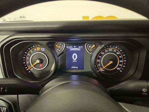 Certified 2025 Jeep Gladiator Sport image 18