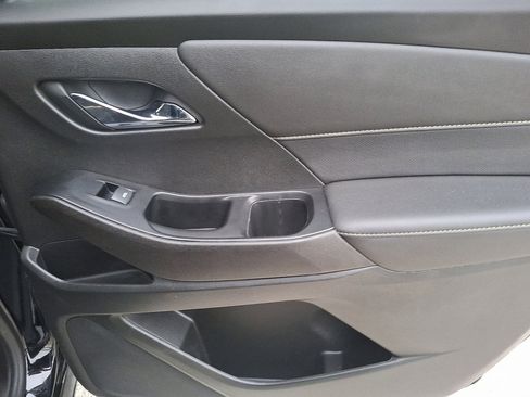 Used 2023 Chevrolet Traverse Premier image 24