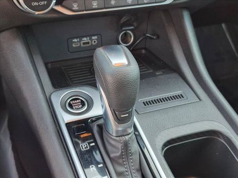 Used 2022 Nissan Sentra SV w/ All-Weather Package FWD image 11