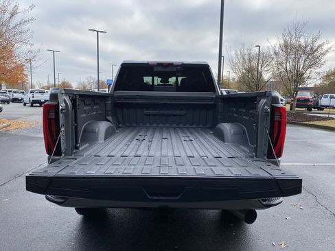 Used 2024 GMC Sierra 2500 Denali Ultimate image 12