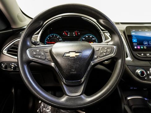 Used 2020 Chevrolet Malibu LT image 14