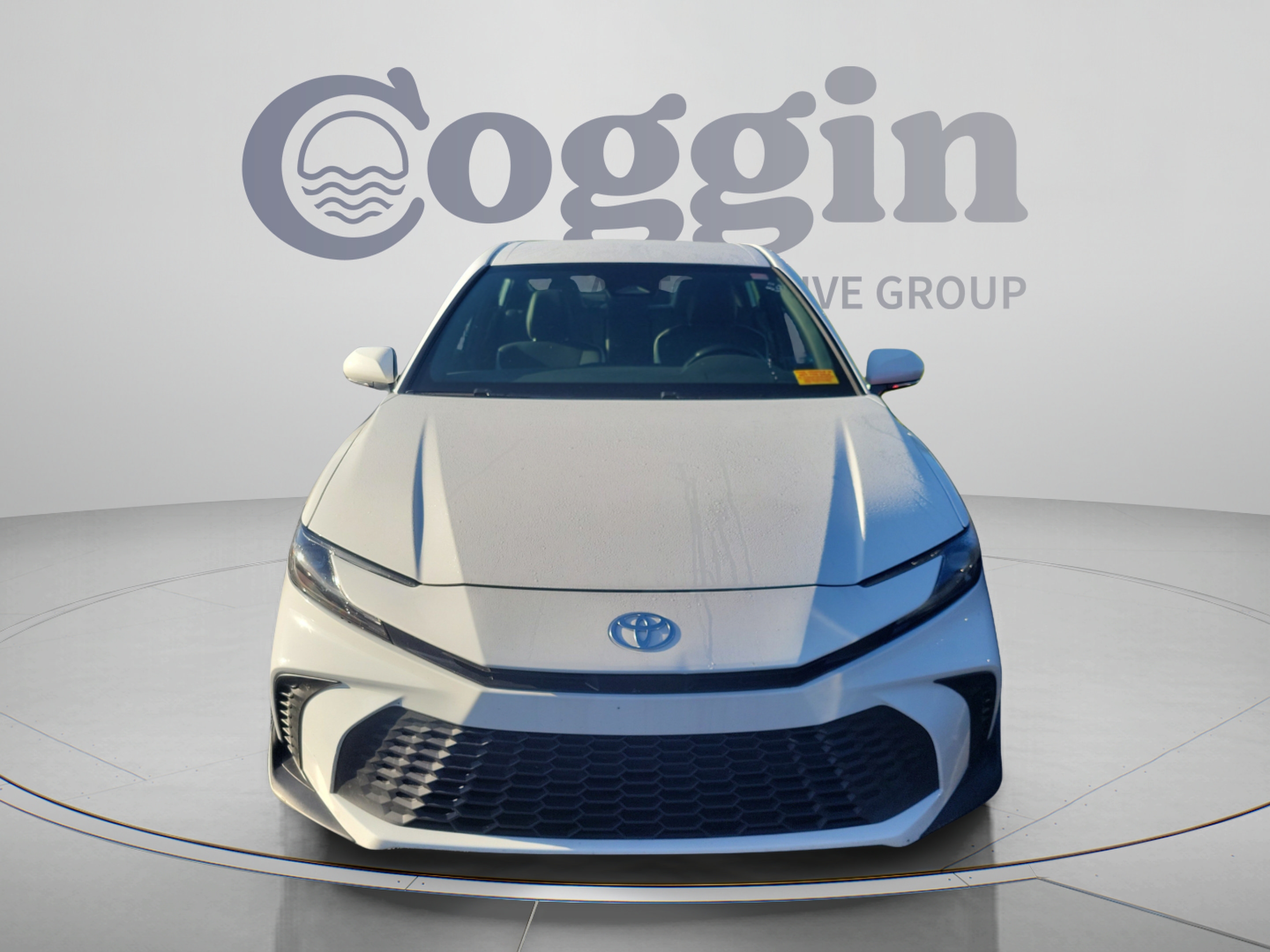 Used 2025 Toyota Camry SE FWD image 9