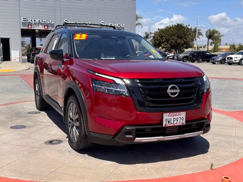 Certified 2023 Nissan Pathfinder SL w/ SL Premium Package FWD image 2