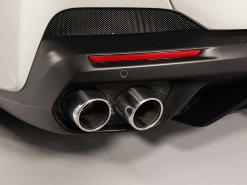 Certified 2020 Ferrari Portofino RWD image 15