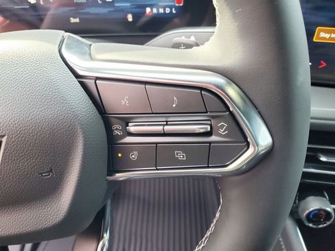 New 2026 Chevrolet Traverse LT image 13