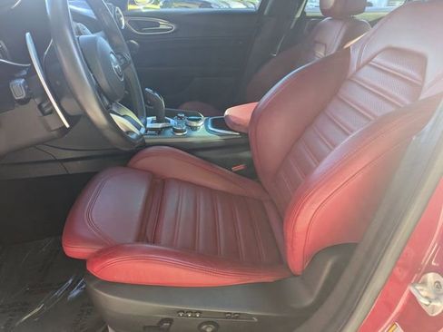 Used 2022 Alfa Romeo Giulia Veloce image 42