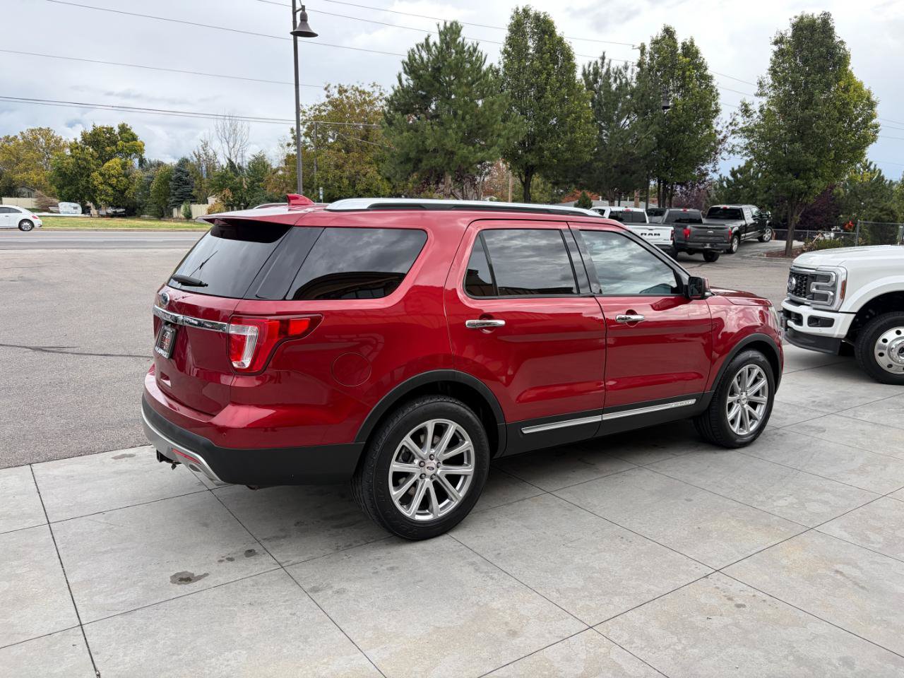 Used 2017 Ford Explorer Limited AWD/4WD image 29