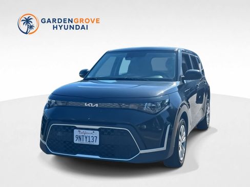 Used 2023 Kia Soul LX FWD image 1