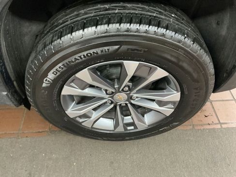 Used 2025 Chevrolet Equinox LT FWD image 24