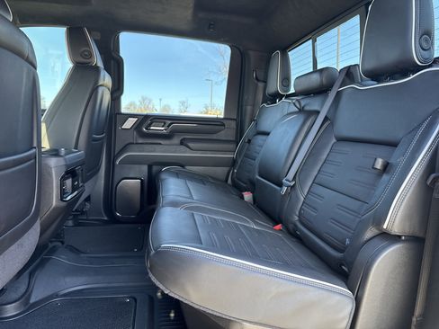 Used 2024 GMC Sierra 2500 AT4X image 31