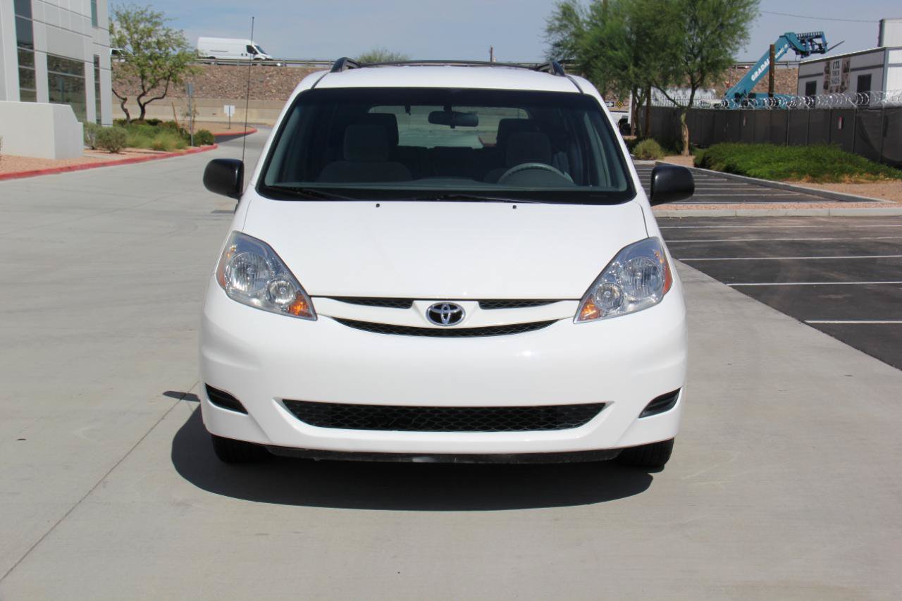 Used 2007 Toyota Sienna CE FWD image 2