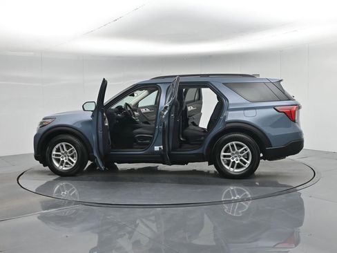 Used 2025 Ford Explorer Active image 38