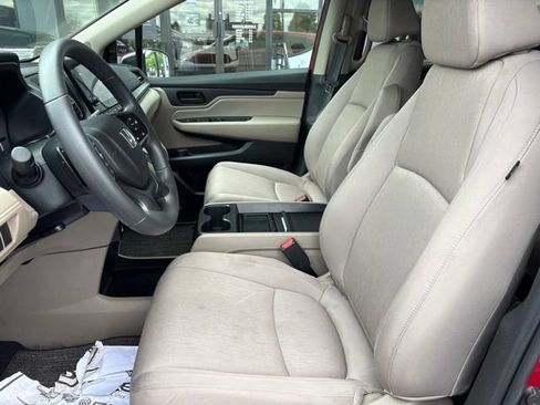 Used 2024 Honda Odyssey EX image 4