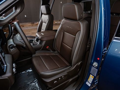 Used 2025 GMC Sierra 2500 Denali w/ Denali Reserve Package image 30