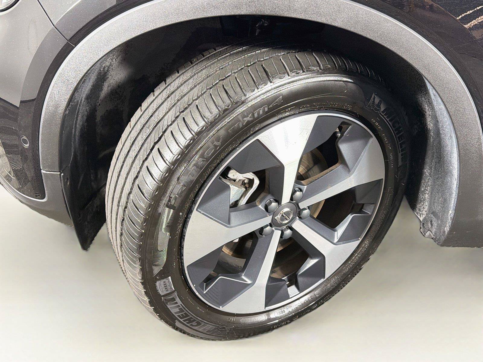 Used 2026 Volvo XC40 B5 Plus AWD/4WD image 38