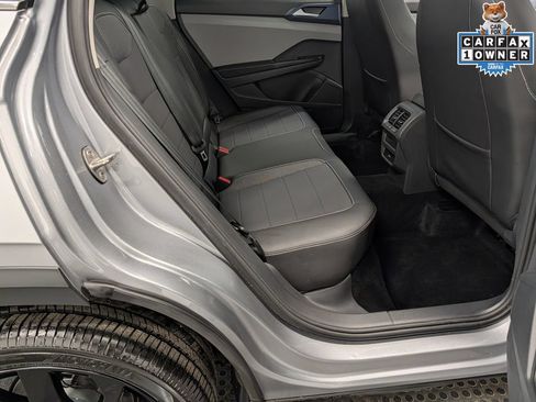 Used 2024 Volkswagen Taos SE w/ Panoramic Sunroof Package FWD image 30