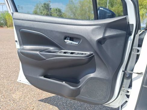 Certified 2022 Nissan Versa SR w/ Lighting Package FWD image 11