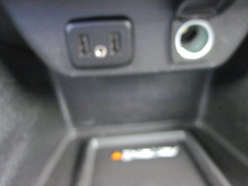 Used 2022 Chevrolet Traverse LT image 19