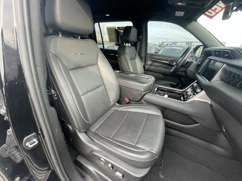Used 2023 GMC Yukon XL Denali w/ Denali Reserve Package image 29