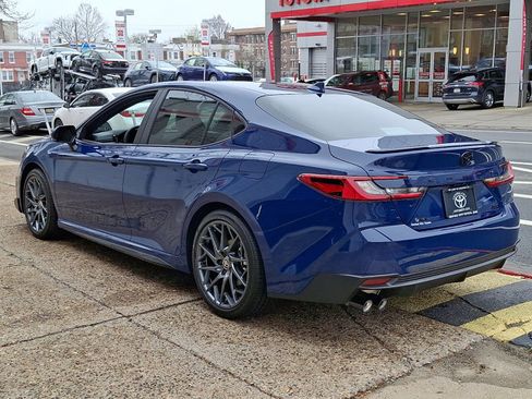 Used 2026 Toyota Camry SE w/ Multimedia Upgrade Package image 4