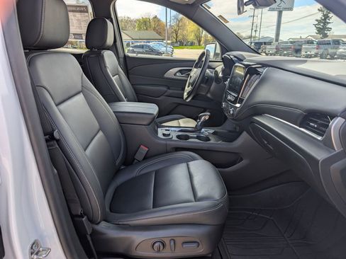 Used 2023 Chevrolet Traverse LT AWD/4WD image 37