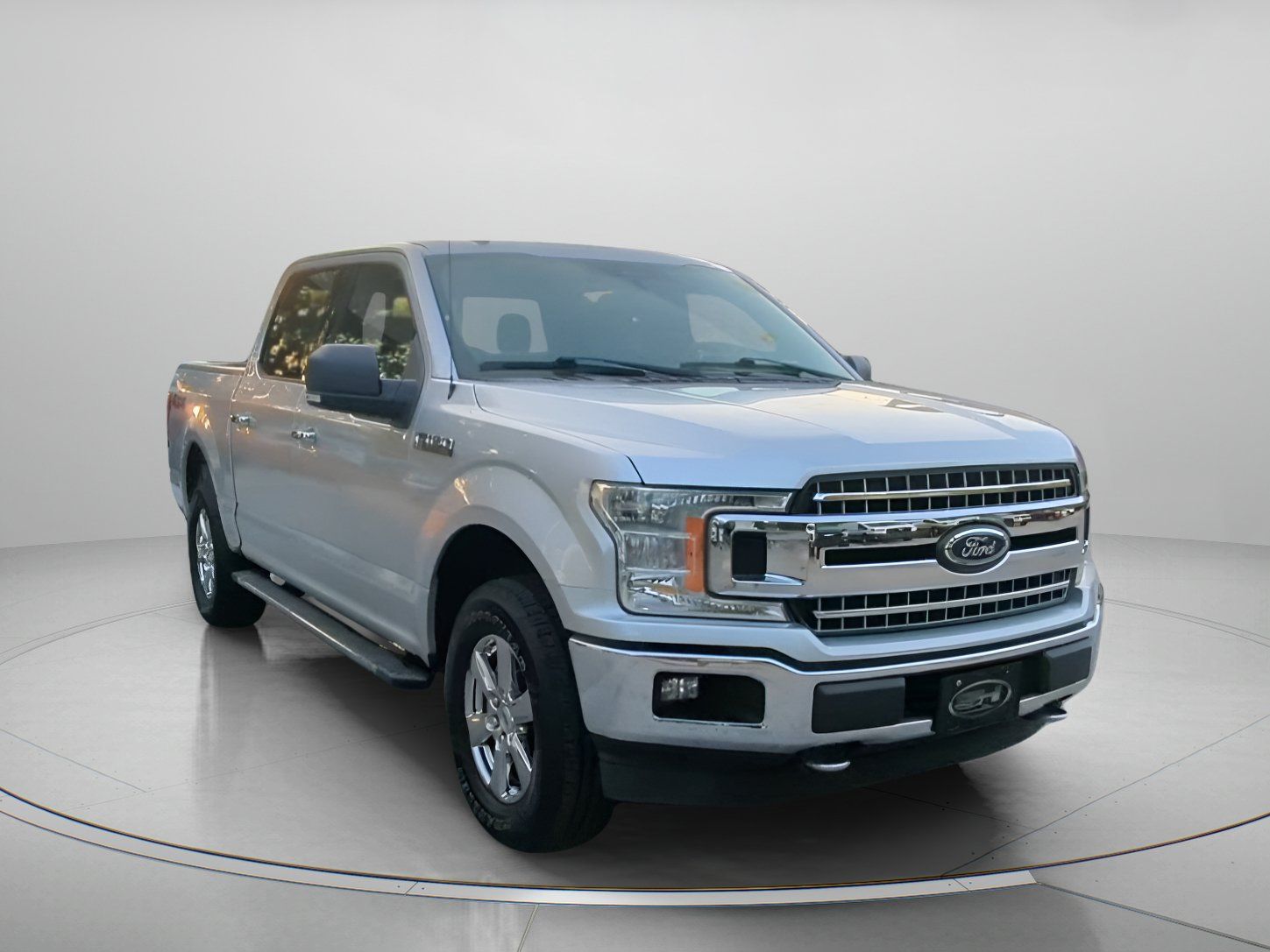 Used 2019 Ford F150 XLT w/ Equipment Group 302A Luxury AWD/4WD image 4