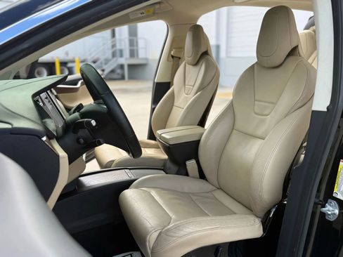 Used 2016 Tesla Model X 75D image 19