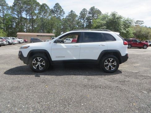 Used 2015 Jeep Cherokee Trailhawk w/ Trailer Tow Group AWD/4WD image 1