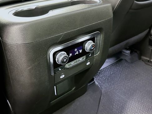 Used 2024 GMC Yukon Denali image 28