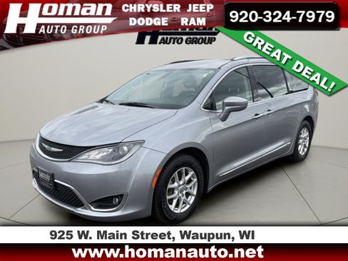 Used 2020 Chrysler Pacifica Touring-L FWD image 1