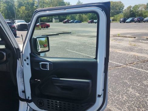 Used 2018 Jeep Wrangler Unlimited Sport AWD/4WD image 10