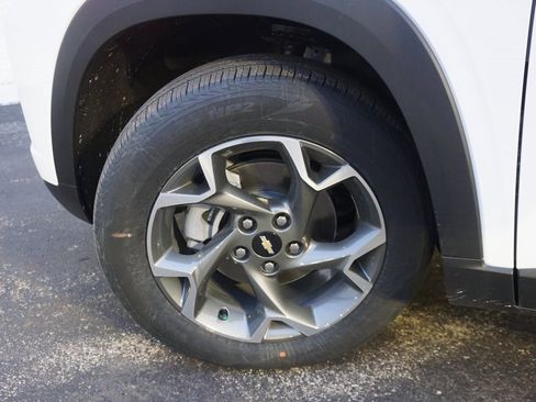 New 2026 Chevrolet Trax LT w/ Sunroof Package image 27