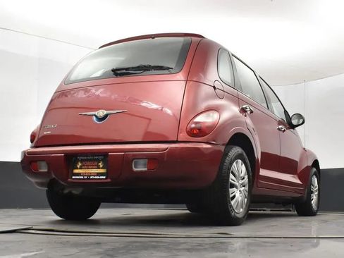 Used 2009 Chrysler PT Cruiser FWD image 13