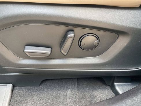 Used 2023 Ford Explorer XLT w/ Equipment Group 202A AWD/4WD image 25
