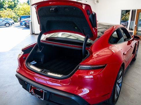 Used 2022 Porsche Taycan 4S image 59