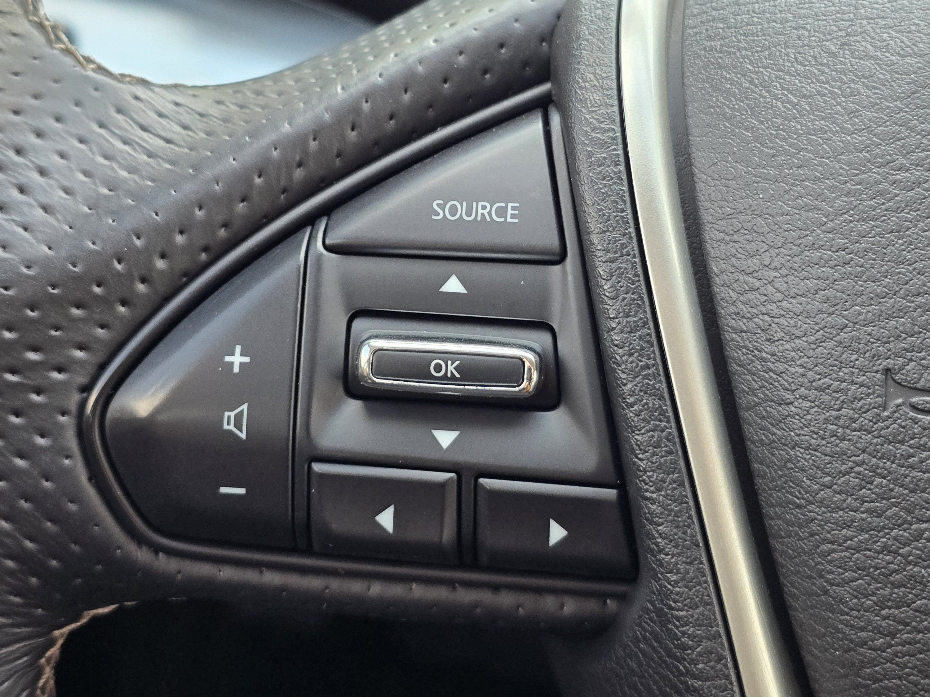 Used 2019 Nissan Maxima 3.5 SV w/ Floor Mat Group FWD image 17