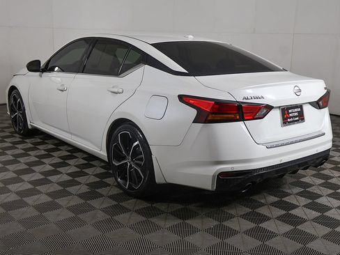 Used 2023 Nissan Altima 2.5 SR w/ SR Premium Package FWD image 9