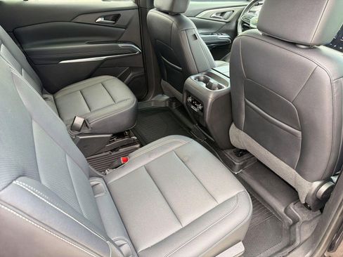 Certified 2025 Chevrolet Traverse LT w/ Driver Confidence Package FWD image 29