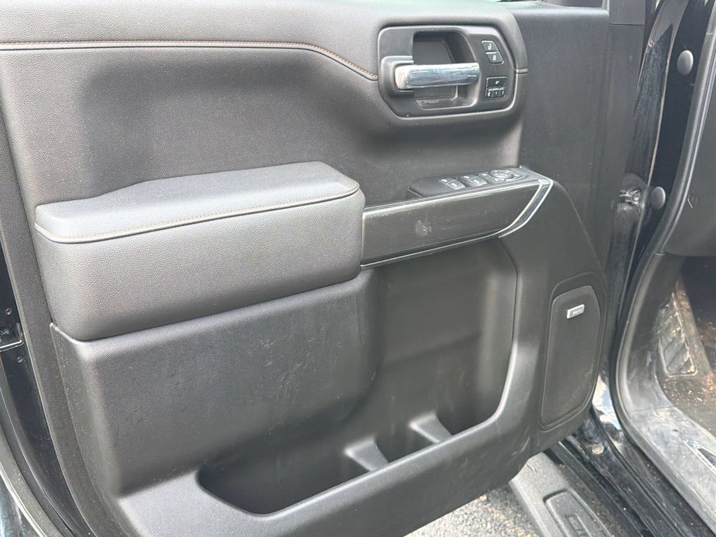 Used 2022 GMC Sierra 1500 AT4 w/ AT4 Carbonpro Edition AWD/4WD image 10