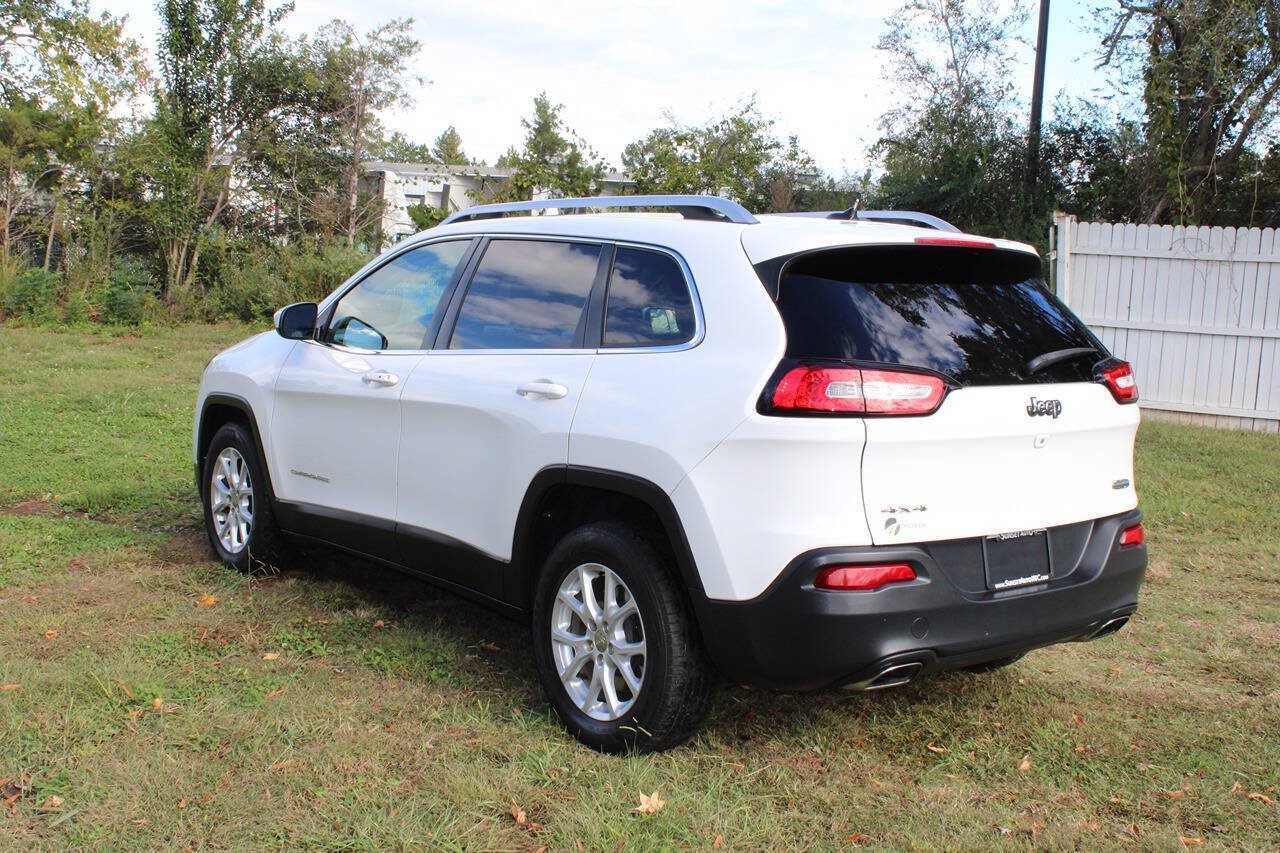 Used 2015 Jeep Cherokee Latitude w/ Comfort/Convenience Group AWD/4WD image 9