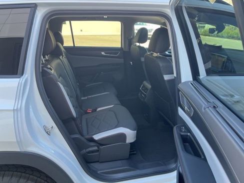 New 2026 Volkswagen Atlas Peak Edition image 30