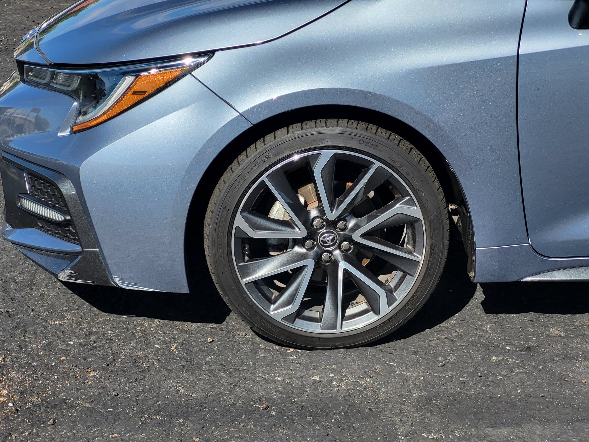 Used 2020 Toyota Corolla SE w/ SE Premium Package FWD image 8