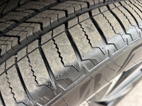 Used 2025 Volkswagen Atlas Cross Sport SEL Premium R-Line image 9