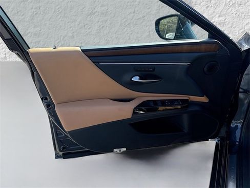 New 2025 Lexus ES 350 w/ Premium Package image 21