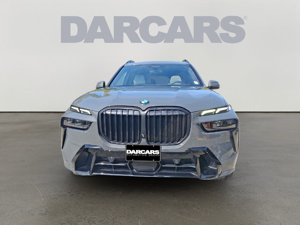 Used 2024 BMW X7 xDrive40i w/ M Sport Package AWD/4WD image 2