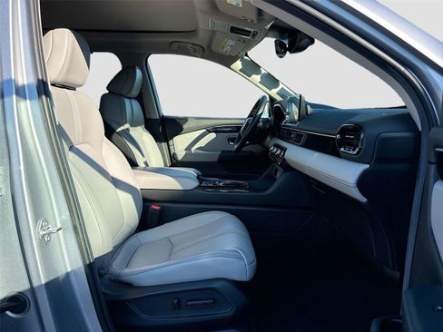 Certified 2024 Honda Pilot Touring image 35