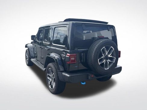 Used 2024 Jeep Wrangler Unlimited w/ Convenience Group AWD/4WD image 5