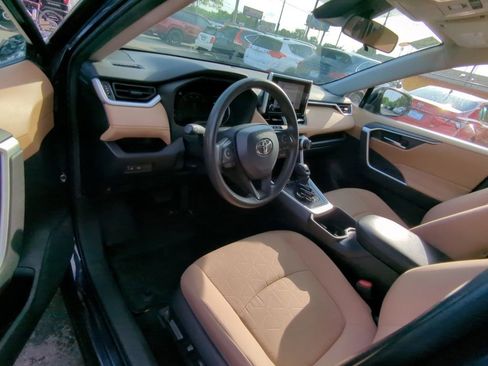 Used 2024 Toyota RAV4 XLE AWD/4WD image 7