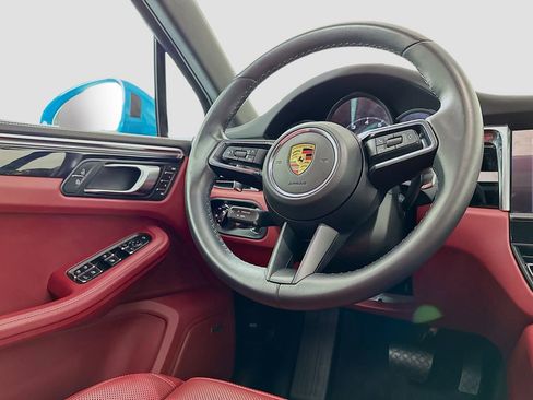 Used 2022 Porsche Macan image 25